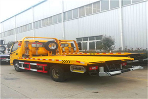 连城附近拖车救援搭电